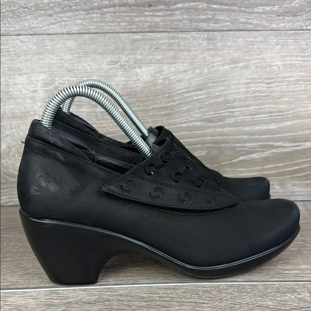 Naot Precious Black Nubuck Women's Sz 9/EU 40 Slip On Perf Alt Closure Heels